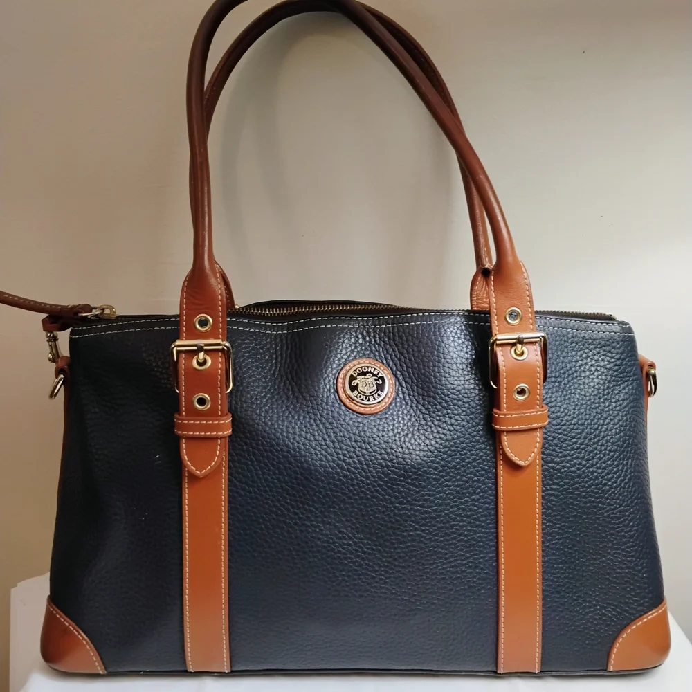 Chic Black and Tan Shoulder Bag - Picture 1 of 12